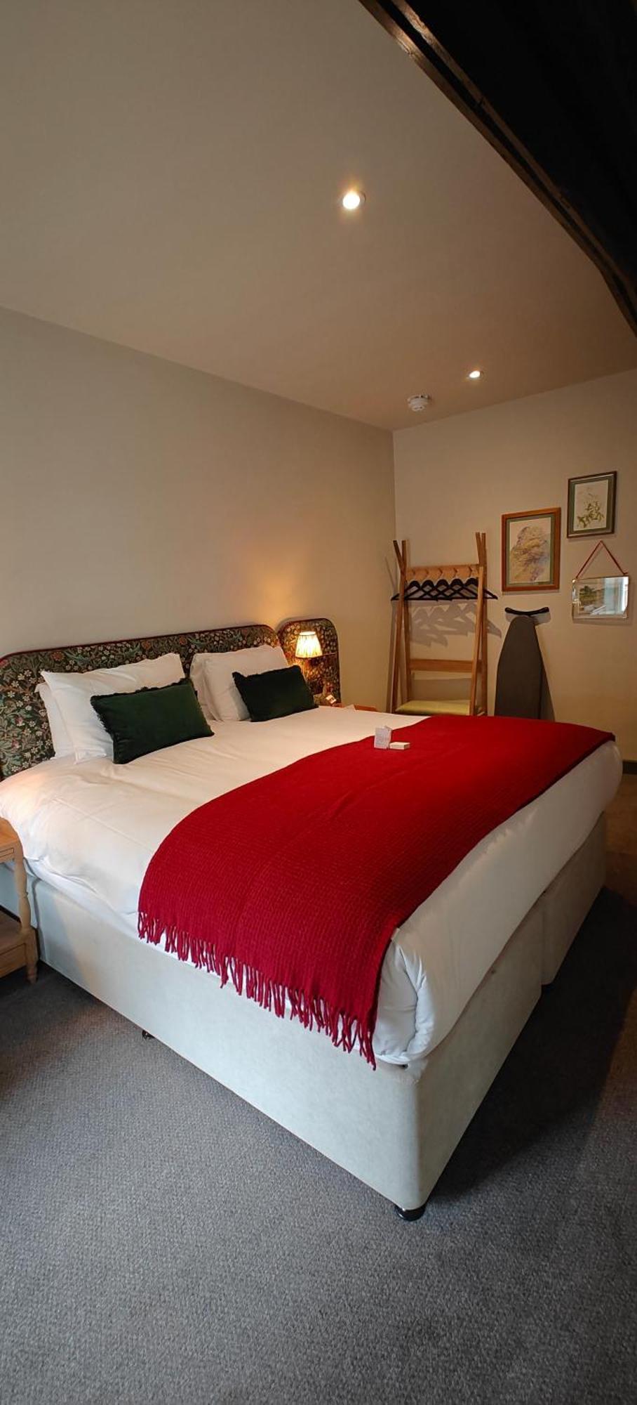 Bel And The Dragon-Odiham Hotell Exteriör bild
