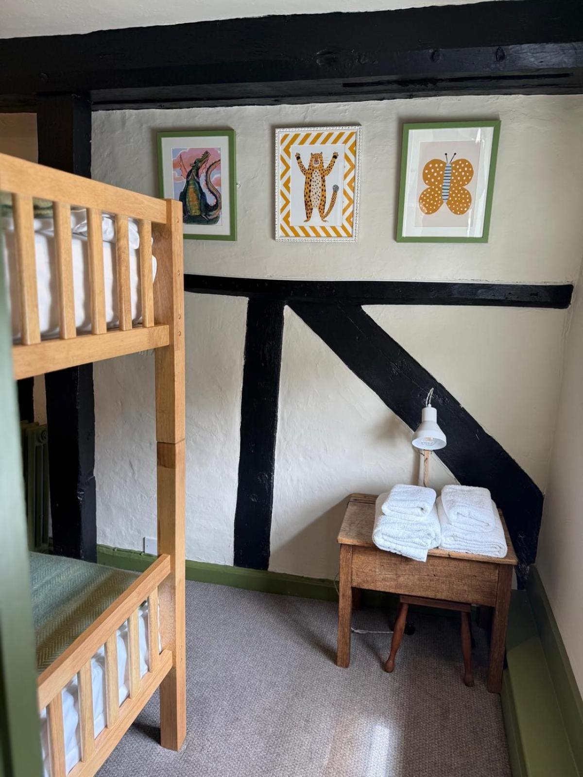 Bel And The Dragon-Odiham Hotell Exteriör bild