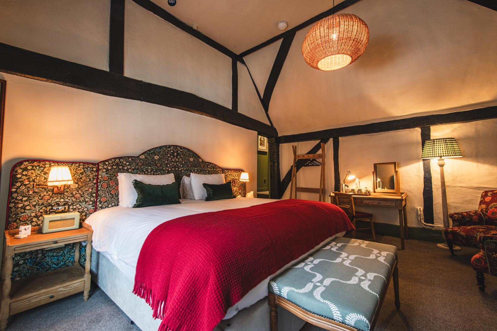 Bel And The Dragon-Odiham Hotell Exteriör bild